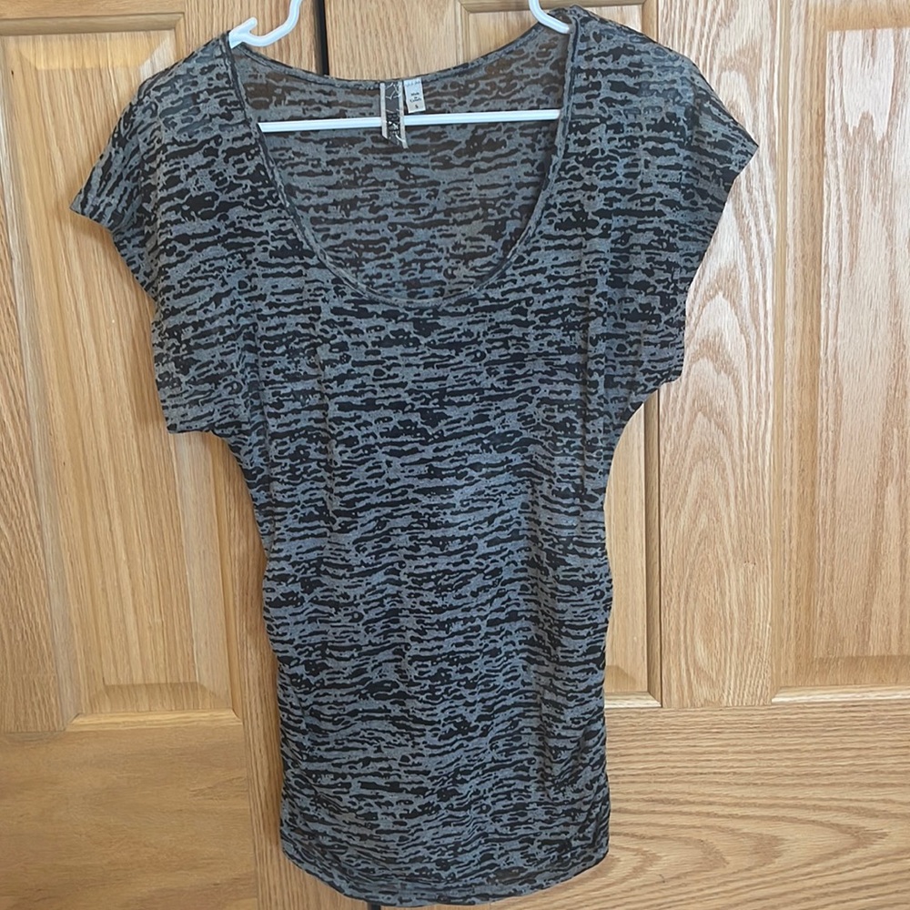 BKE burn out black and gray T-shirt Small